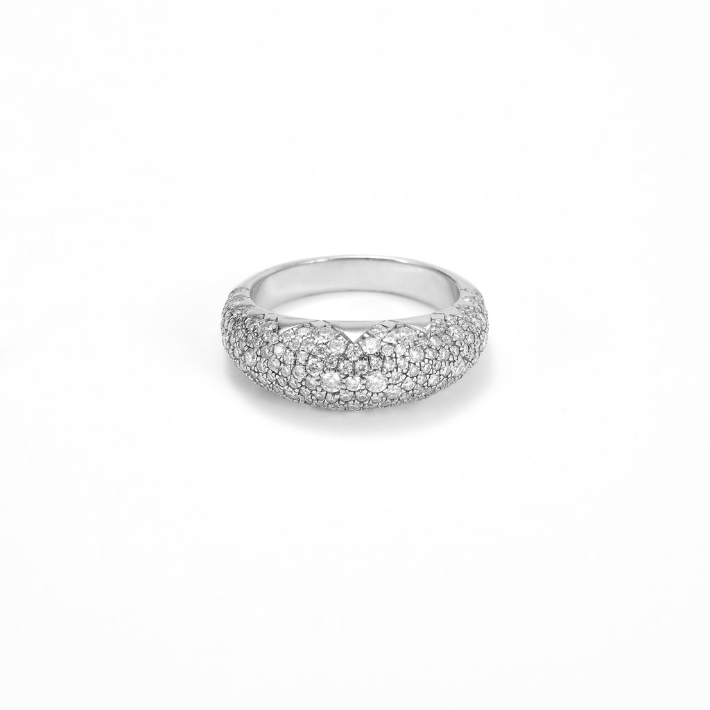 Irregularly set moissanite ring