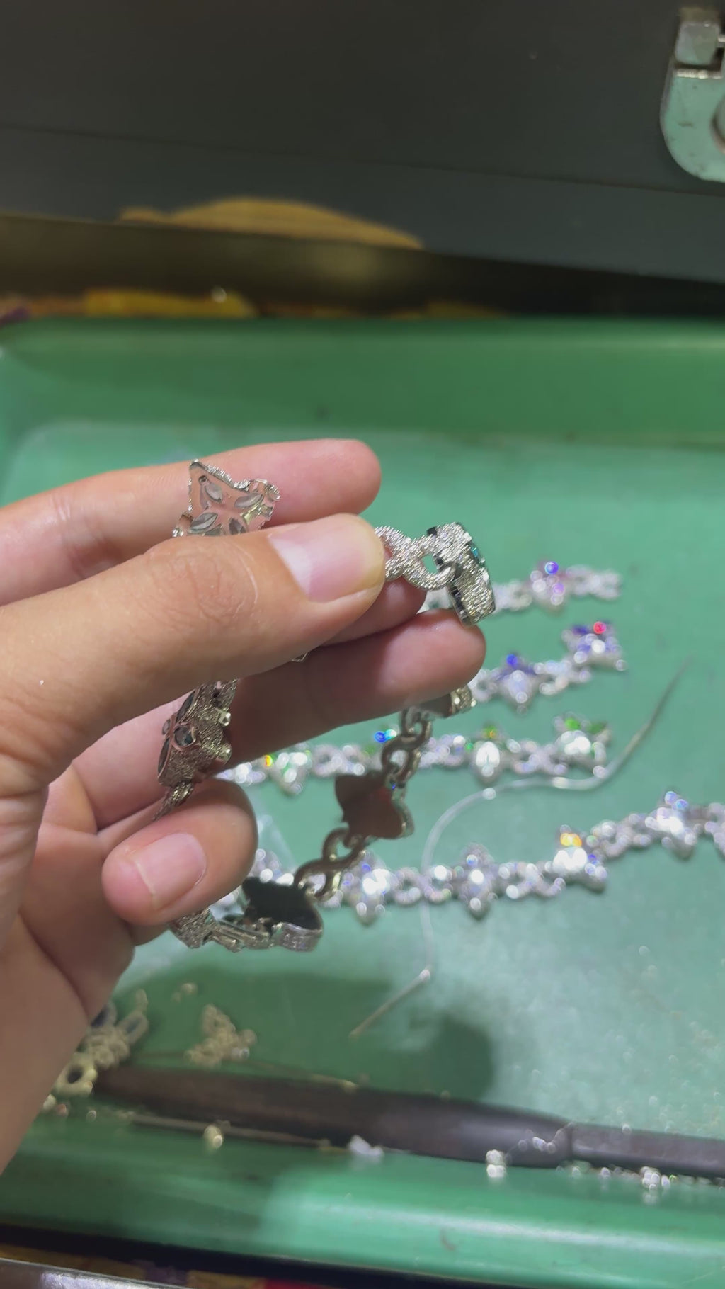 Invisible Clasp Four-Leaf Clover Moissanite Bracelet